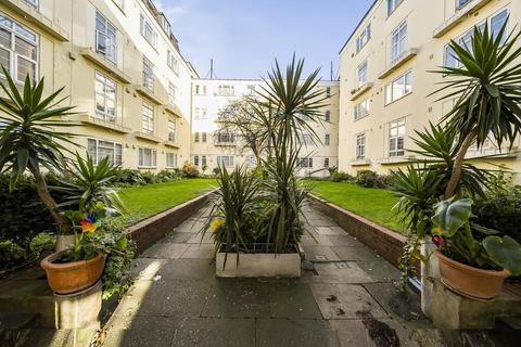 Flat 18, Hartington Court Lansdowne Way, London, SW8 2EB