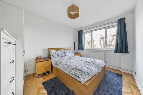 Flat 18, Hartington Court Lansdowne Way, London, SW8 2EB