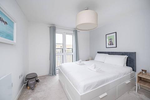 2 bedroom flat to rent, Candle Street, Mile End, London, E1