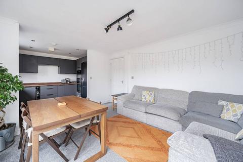 2 bedroom flat to rent, Candle Street, Mile End, London, E1