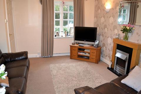 2 bedroom mews to rent, The Spinney, Sandbach