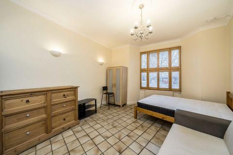 House to rent, Kennington Road, London SE11