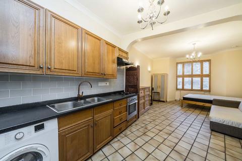 House to rent, Kennington Road, London SE11