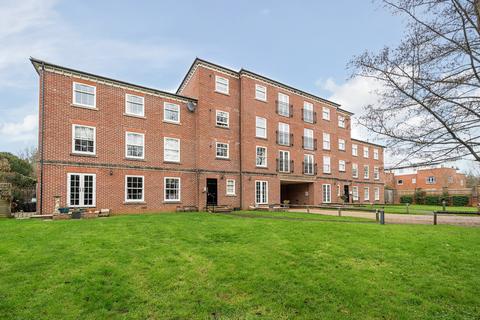 2 bedroom flat for sale, Portsmouth Road, Milford, Godalming, GU8