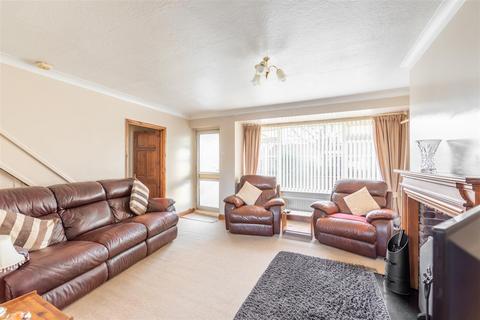 4 bedroom semi-detached house for sale, Hanover Walk, Blaydon-On-Tyne, NE21