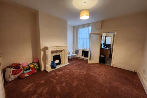 4 bedroom terraced house to rent, Stanley Terrace, Leeds, LS9 7AF