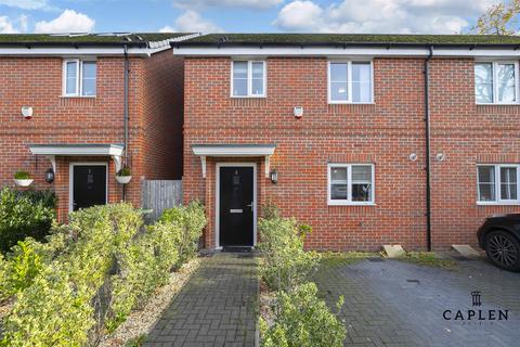 3 bedroom semi-detached house to rent, Hawthorn Way, Grange Hill, Chigwell