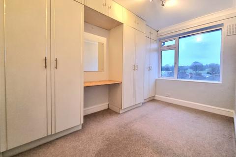 2 bedroom maisonette to rent, Cleave Avenue, Kent BR6