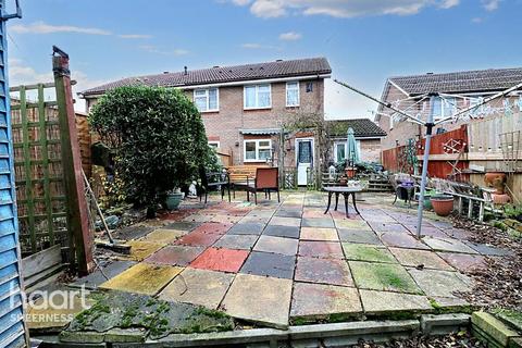 9 Mount Field, Queenborough, ME11 5DB