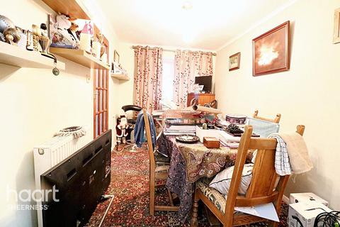 9 Mount Field, Queenborough, ME11 5DB
