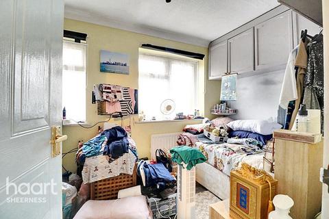 9 Mount Field, Queenborough, ME11 5DB