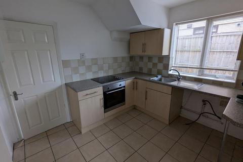 3 bedroom semi-detached house to rent, Myvod Road, Wednesbury, UK, Wednesbury WS10