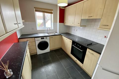 2 bedroom flat to rent, Ravenswood Avenue, Ipswich IP3