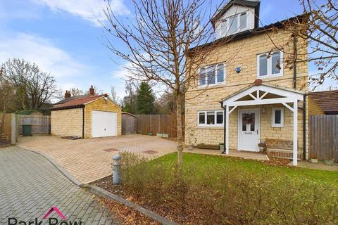 4 bedroom detached house for sale, Abbeystone Gardens, Monk Fryston, Leeds