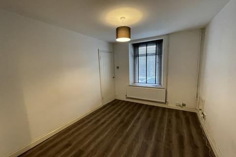 2 bedroom terraced house to rent, Middle Rd, Swansea