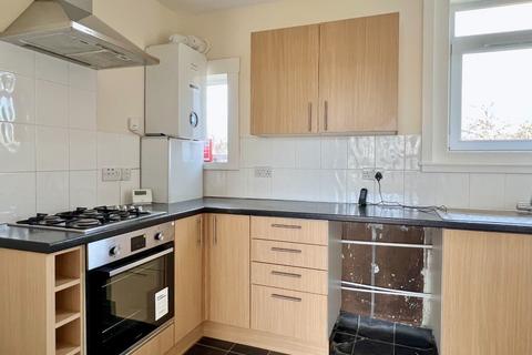 2 bedroom flat to rent, Crewe Road West, Crewe Toll, Edinburgh, EH5