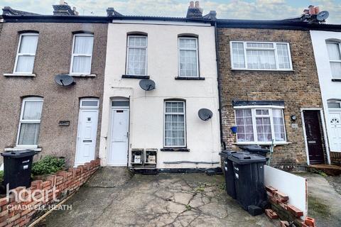 3 bedroom terraced house for sale, High Road, Romford