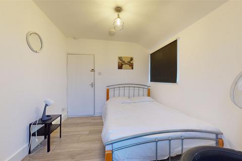 1 bedroom property to rent, High Road, Willesden Green NW10