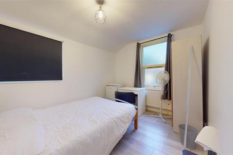 1 bedroom property to rent, High Road, Willesden Green NW10