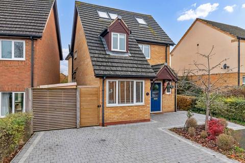 4 bedroom detached house for sale, Heron Way, Royston SG8