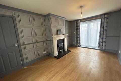 2 bedroom end of terrace house to rent, Hawthorn Walk, Eastfield