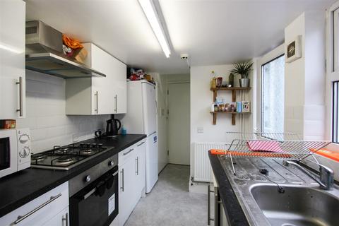 5 bedroom house to rent, Surrey Street, Brighton