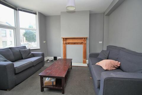 5 bedroom house to rent, Surrey Street, Brighton