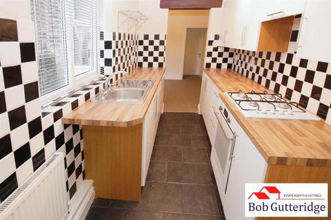 3 bedroom terraced house to rent, Brakespeare Street, Goldenhill, Stoke-On-Trent