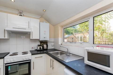 4 bedroom terraced house to rent, Hollingdean Road, Brighton