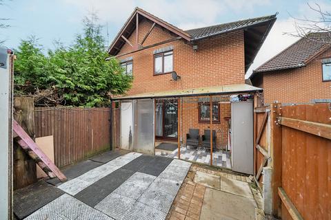 3 Aynscombe Close, Dunstable, LU6 1FA