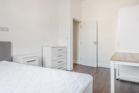 3 bedroom apartment to rent, The Cut London SE1