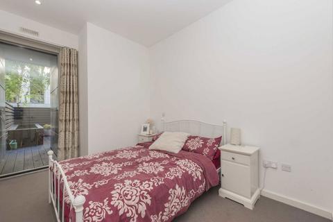 1 bedroom flat to rent, Balham Hill, London SW12