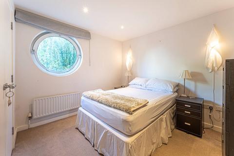 1 bedroom flat for sale, Lyme Street, Camden, London, NW1