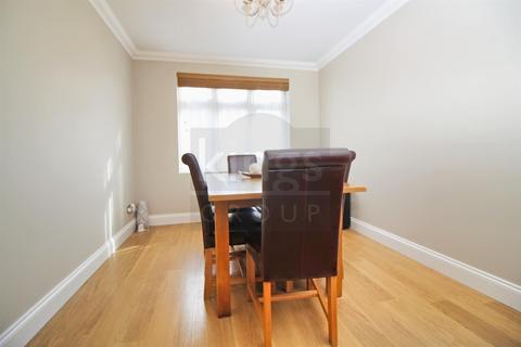 4 bedroom end of terrace house for sale, Queens Drive, Waltham Cross, Herts, EN8