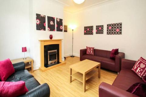 3 bedroom apartment to rent, Kilburn Park Rd, London, NW6