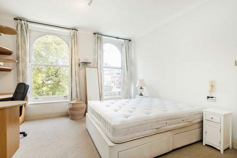 2 bedroom flat to rent, Ludgate Hill, London EC4M