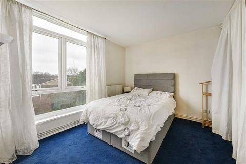 1 bedroom flat to rent, Wricklemarsh Road, London SE3