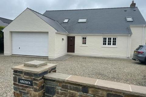 4 bedroom detached house to rent, Arosfa, Hayscastle Cross, Haverfordwest