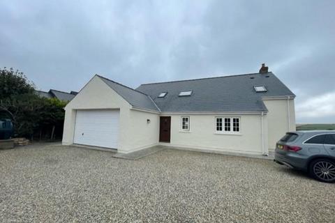 4 bedroom detached house to rent, Arosfa, Hayscastle Cross, Haverfordwest