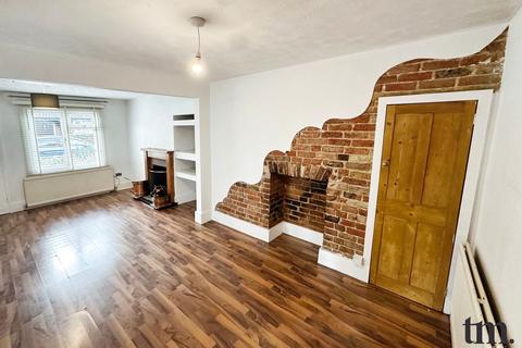 2 bedroom end of terrace house for sale, Rifle Hill, Braintree CM7