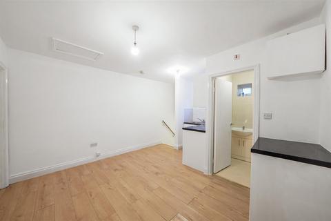 1 bedroom flat to rent, High Street, South Norwood