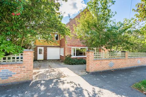 4 bedroom detached house for sale, Broadhurst Road, Norwich