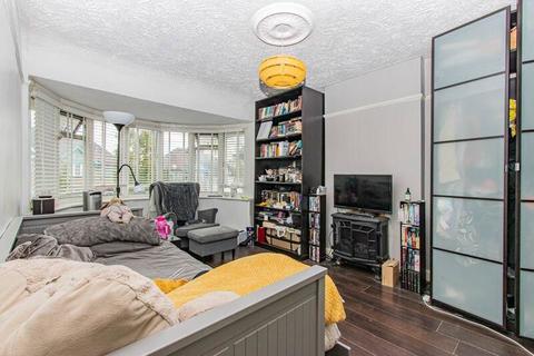 11 Ridding Lane, Greenford, UB6 0JX