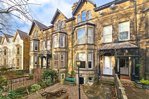 2 bedroom ground floor flat for sale, Kings Road, Harrogate, HG1