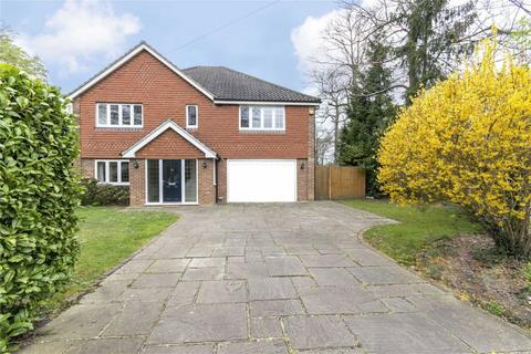 5 bedroom detached house to rent, Dartnell Park Road, West Byfleet KT14