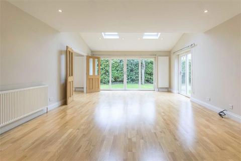 5 bedroom detached house to rent, Dartnell Park Road, West Byfleet KT14