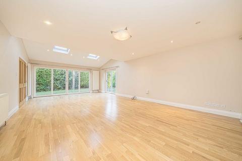 5 bedroom detached house to rent, Dartnell Park Road, West Byfleet KT14