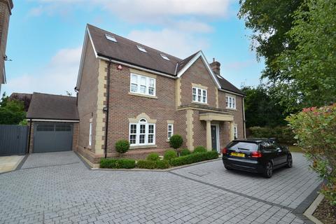 5 bedroom detached house to rent, Spencer Close, Radlett