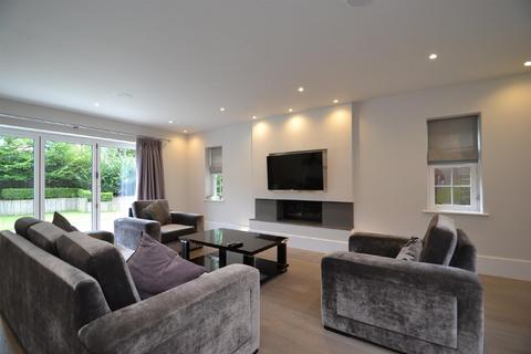 5 bedroom detached house to rent, Spencer Close, Radlett