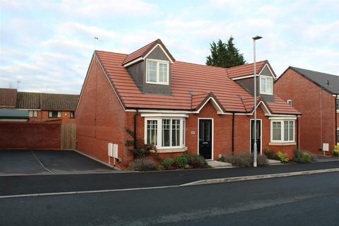 2 bedroom semi-detached bungalow for sale, Longlands Avenue, Stourbridge